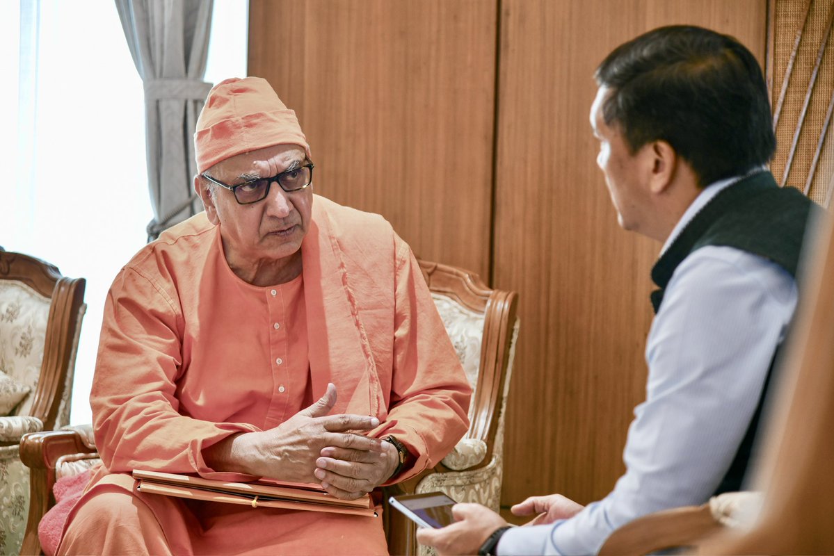 PemaKhanduBJP's tweet photo. An engaging exchange with Rev. Swami Sarvagananda Ji Maharaj, Secretary, Ramakrishna Mission, Lumdung. Enriched by his wisdom, knowledge and years of experience. https://t.co/TQxx3rTimm