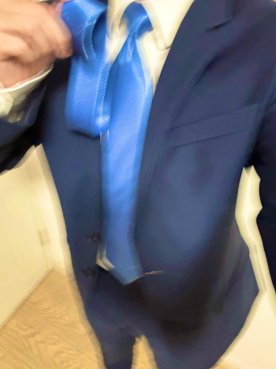 ckshi123's tweet photo. 蓝🤵👔 https://t.co/Frb7T5oNx4