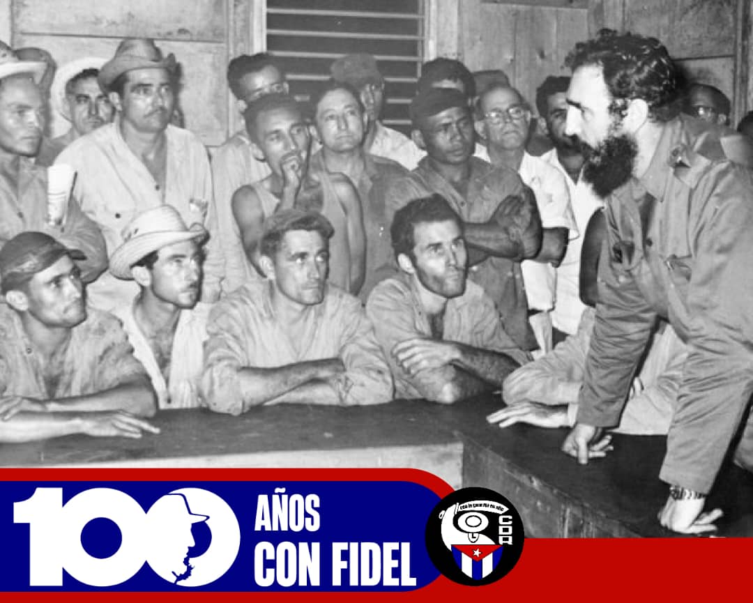 cdr_cuba's tweet photo. Desde entonces, los CDR han sido un pilar fundamental en la vida comunitaria cubana, movilizando a los vecinos en la defensa de la patria, la solidaridad y en múltiples acciones sociales. https://t.co/xmNkcsDjjf