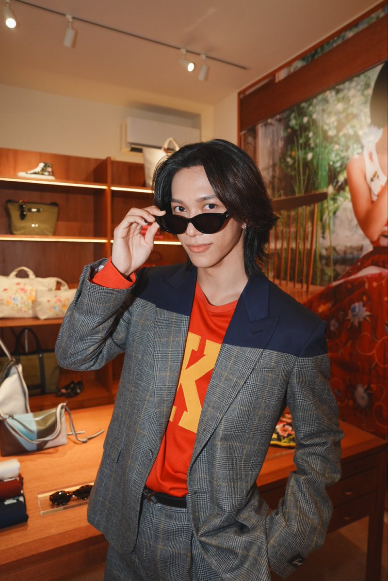 ai_k's tweet photo. #INI #池﨑理人 さんら来場

KENZO PARIS JAPAN / 原宿で期間限定のポップアップストア8/6から

・営業時間:11:00〜20:00 (最終日8月9日のみ 11:00〜18:00 )
・会場:「 GATE 」東京都渋谷区神宮前 ６-５-10
・入場料: 無料

https://t.co/ljAPpPU1iC https://t.co/OvKRRVKscx