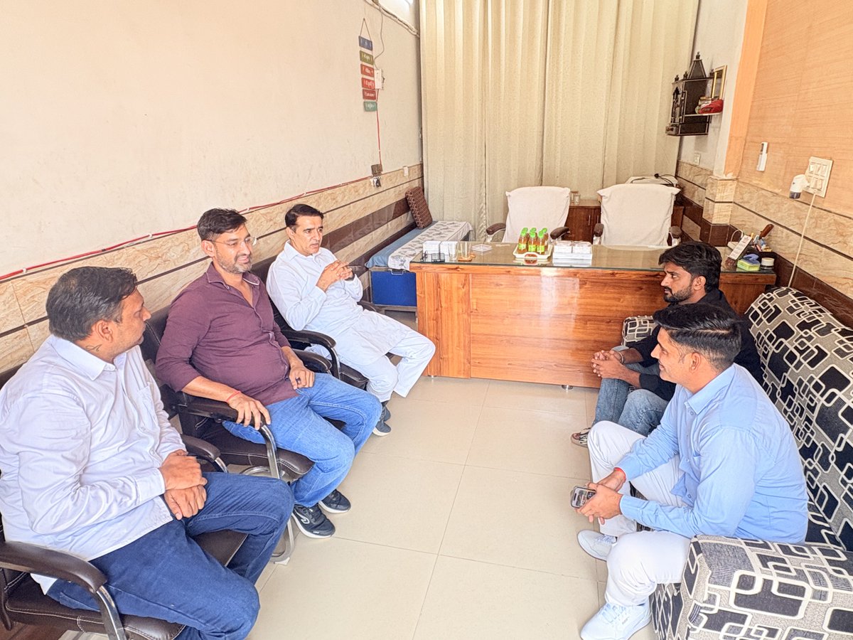iamgauravgg's tweet photo. नलवा हलके के विभिन्न गांवों में अपनों के सुख-दुःख में शामिल होकर आत्मीय मुलाकात की 🙏
#Inld
#Nalwa 
@OfficialINLD https://t.co/UbxjtHmoto