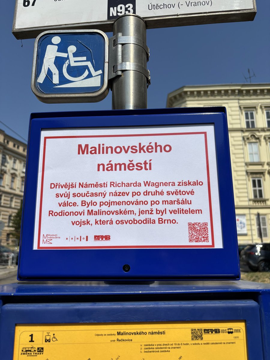 Deissova_CT's tweet photo. Odkud se vzaly názvy brněnských zastávek MHD se ode dneška můžou dozvědět lidé v Brně, a to na trase tramvajové linky číslo 1. Každá informační cedule má navíc QR kód odkazující na další historické souvislosti. Do budoucna přibudou informační cedule na trasách dalších linek. https://t.co/4Pw3wOFGgz