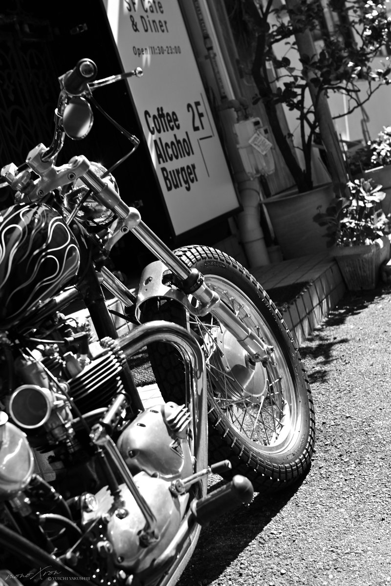 monoXron's tweet photo. monochrome Days 
神戸 https://t.co/l6cOI8BsLA