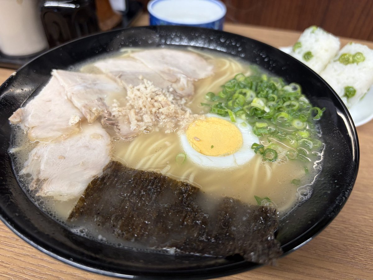 abiabi_T910's tweet photo. おにぎりとスープ🍙🍲 https://t.co/gkAs3dFFcv