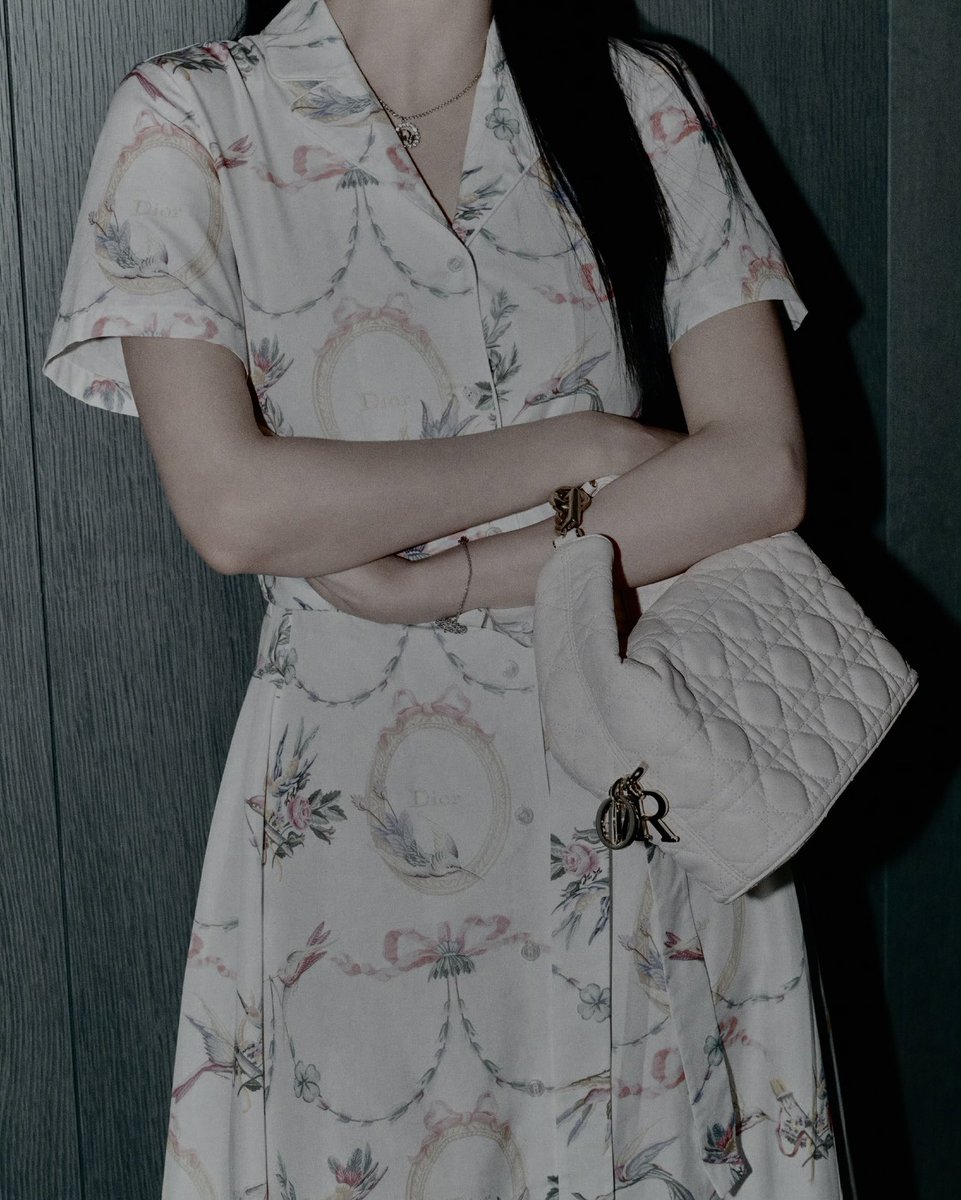 DivineBallads's tweet photo. ⠀⠀⠀ 
#DearJosephine Even with a closet full of Gucci thanks to Judas’s brand deal, I’ll always favor Dior’s clean, elegant lines more. Off to Japan we go!
   ⠀⠀⠀ https://t.co/Z8A9j5PpLw