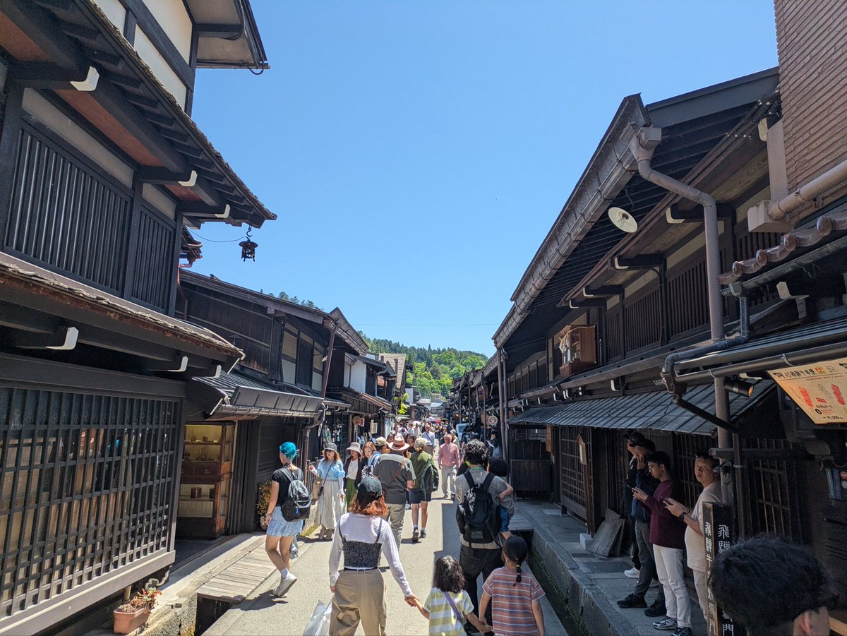 cousuke_marke's tweet photo. たびたびシェアですが、八月は売り上げ70万突破しそうです🔥
試行錯誤した結果、口コミイズキングという結論に至りました

4.9超えて自分と似たターゲットの人の口コミとか写真があれば伸びる。それが一番強い。

地方民泊は潜らないといけない期間が長いですが、そこを超えるとすごくいい景色が広がってきますね！！！