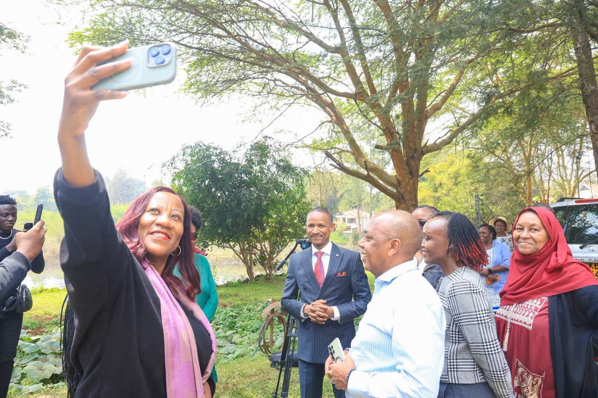sirglickson's tweet photo. A city is judged by how it protects its people not by how much public land is lost.
Thank you, @HEBabuOwino, for standing with Runda residents and calling for the protection of public land.

Babu Kwa Sababu
Incoming Nairobi Governor Babu Owino

#RundaLandGrab https://t.co/eDrEI4PLMX
