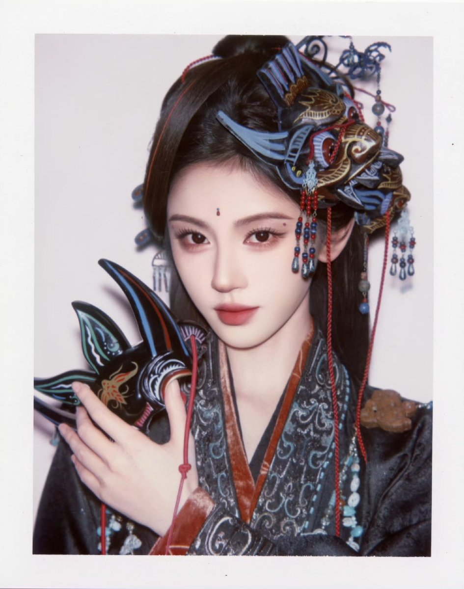 lovx4vr's tweet photo. 티어오프 말아올때마다 레전드 찍는 쥐징이
여자 얼굴 너무 권력있잖아⸝⸝⸝ https://t.co/EKqf1MefIY