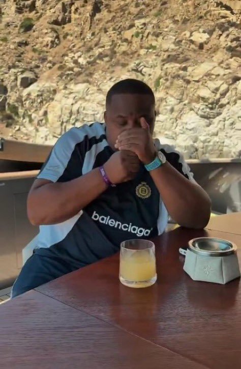 __CD2_'s tweet photo. See wetin Cubana Chief priest de do for boat cruise 😂 https://t.co/JEqNsodlyU