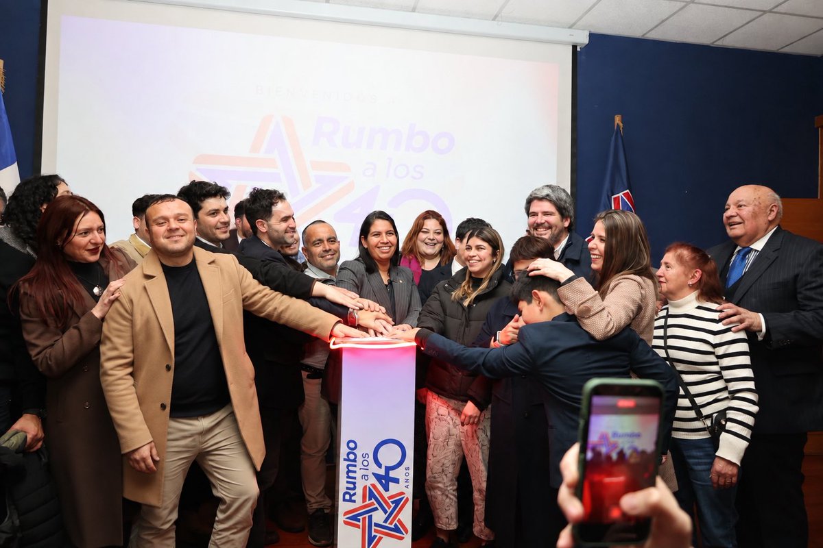 oyarcejoseph's tweet photo. Rumbo a los 40 años de @rnchile, trabajando por la unidad, los liderazgos y el compromiso 🇨🇱.Agradecido de compartir esta jornada junto a nuestra Secretaria General @katymartorell, la Presidenta @a_balladaresl, el Ministro @jgarciaruminot y el diputado @Diego_Schalper. 💪👏 https://t.co/En6rsrG6wM