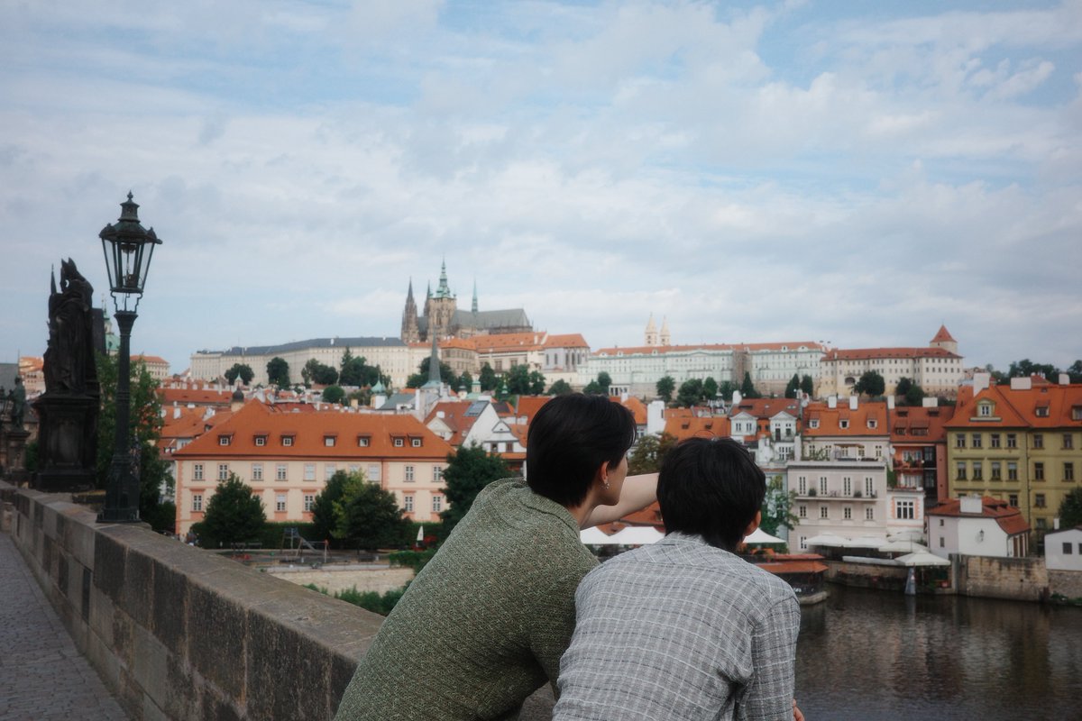 ArtistAplan's tweet photo. จงอธิบายภาพเหตุการณ์ต่อไปนี้ (10 คะเเนน)

ToptapMinlee in Prague 
#toptapminlee
#TOPTAPJarukit #MINLEEthanakorn 
#Aplanartist https://t.co/7ncDQnGay4