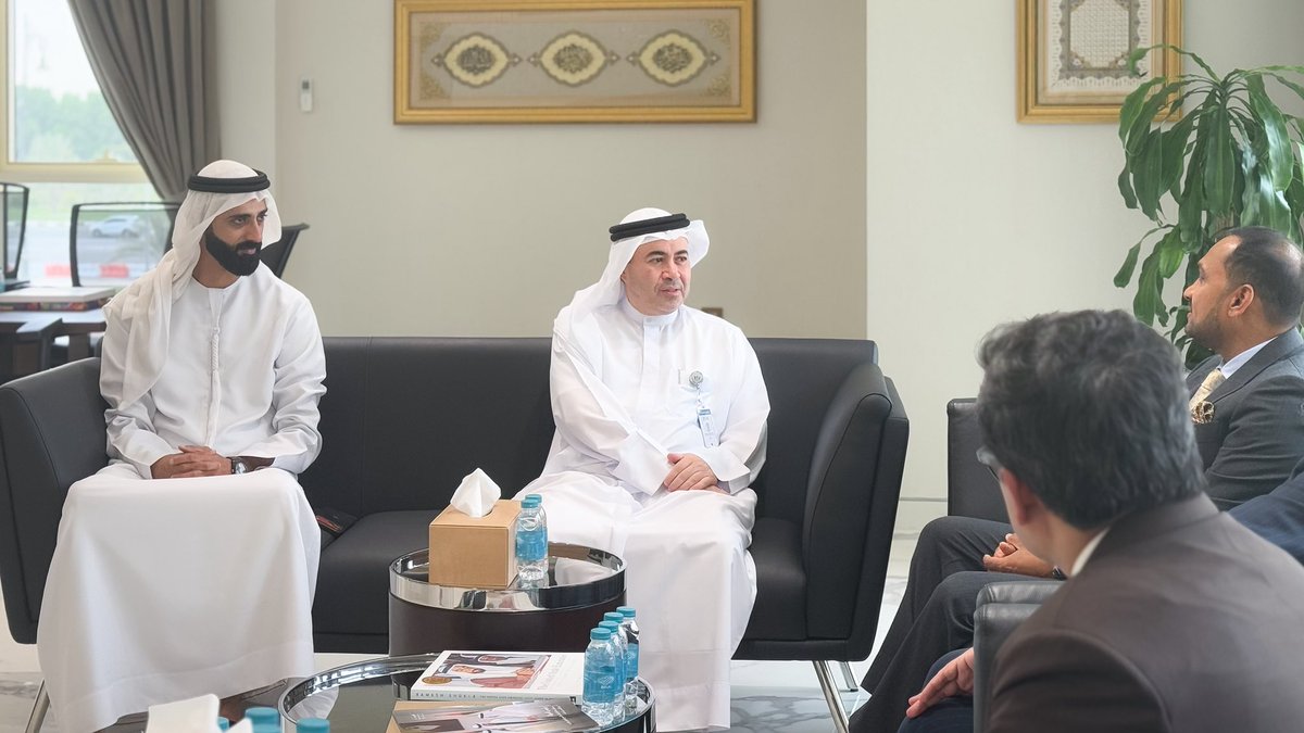SHA_GOV's tweet photo. استقبل سعادة الدكتور عبدالعزيز المهيري، رئيس هيئة الشارقة الصحية، وفداً من مستشفى زليخة برئاسة السيد طاهر شمس المدير العام، وضم كلاً من السيد وليد العامري مدير إدارة العلاقات الحكومية والشركات، والسيد سراج ماستر نائب الرئيس الأول، والدكتور أنيرودا لاهيري المدير الأول للإدارة. https://t.co/SEzEiPCJya