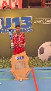 NTFootballHub's tweet photo. Tri-national Mainz 05 midfielder Elijah Mbangzieu Samou has been named to the Germany U15 squad.

🇨🇲🇭🇷🇩🇪 He is also eligible for Cameroon and Croatia, displaying all three flags on IG.

An interesting profile to track!
#DFBNachwuchs #Vatreni https://t.co/0BpouJnUlr