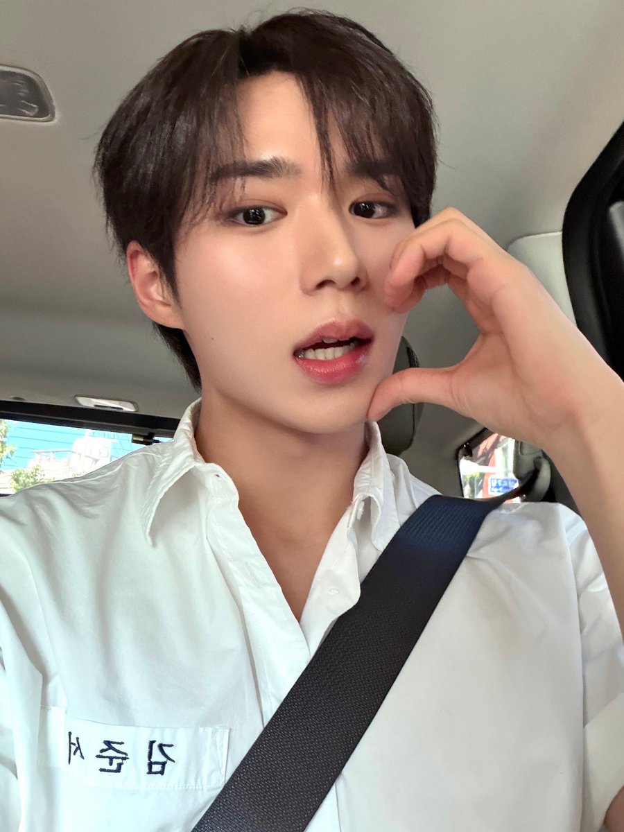 lovejjunseo's tweet photo. 뽀뽀오백번해줄거야ㅜㅜㅜ https://t.co/5zXnCVSajJ