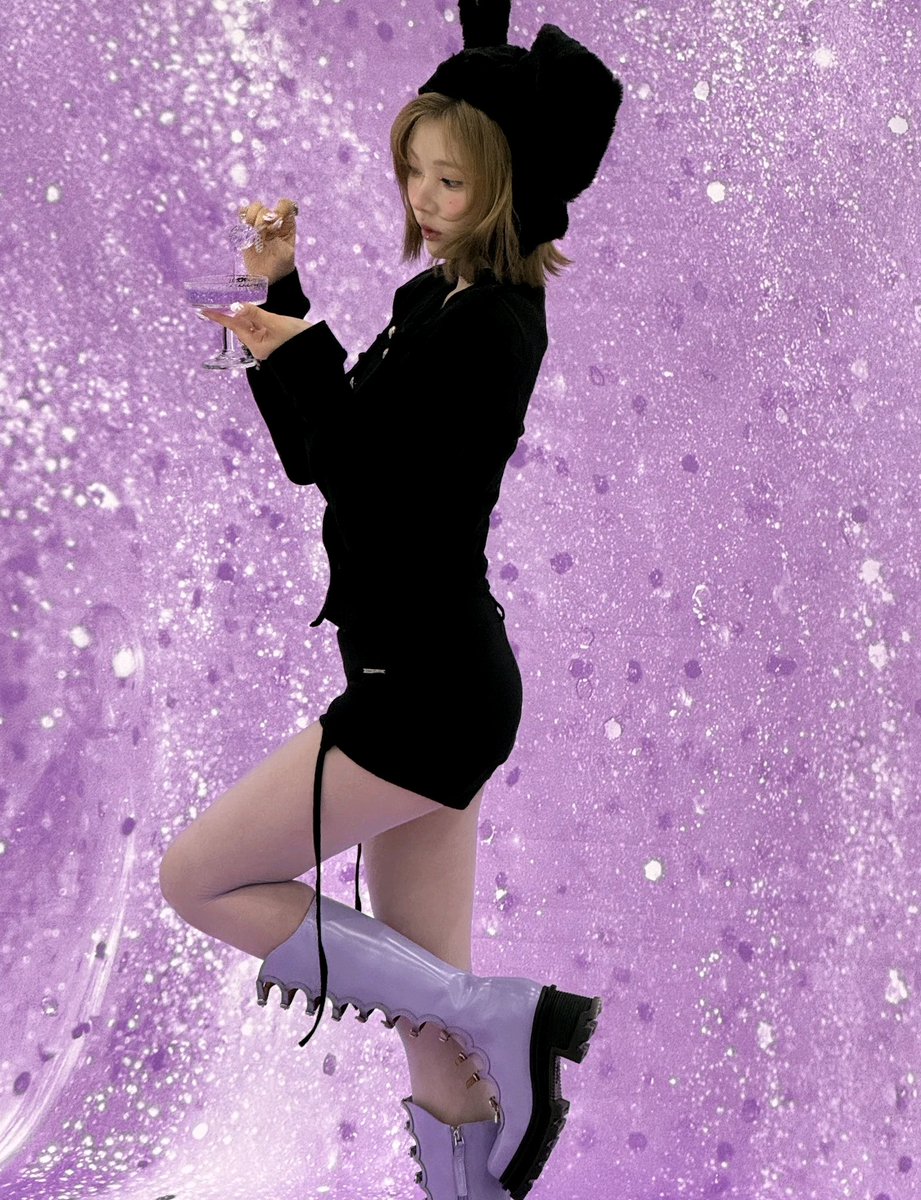 byeolpyo_'s tweet photo. 이런사진은 다소 그룹내*******이 되려고 작정한 여자처럼 보이는데 https://t.co/dkQz6GenNj