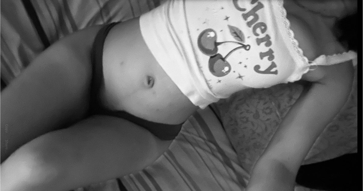nosfihug's tweet photo. i belong to the sheets. https://t.co/vzFDwkPjhY