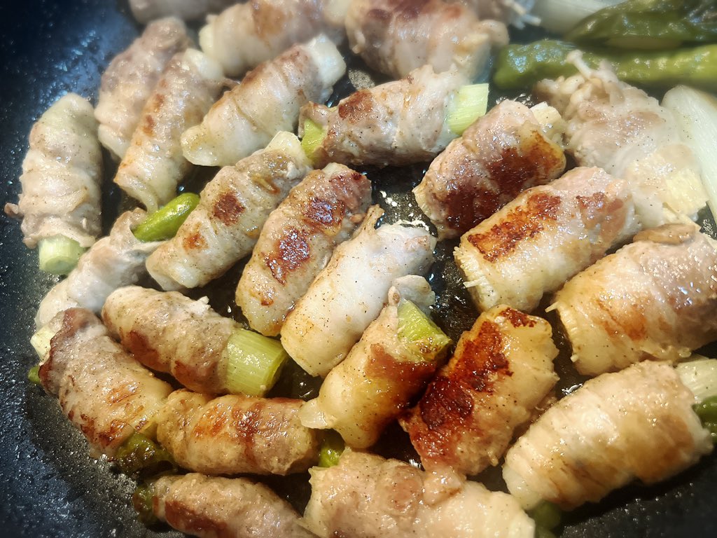 shii_142's tweet photo. 巻いた❕焼いた❕
いつも通り映えない😺 https://t.co/Fs5UKcsYvg