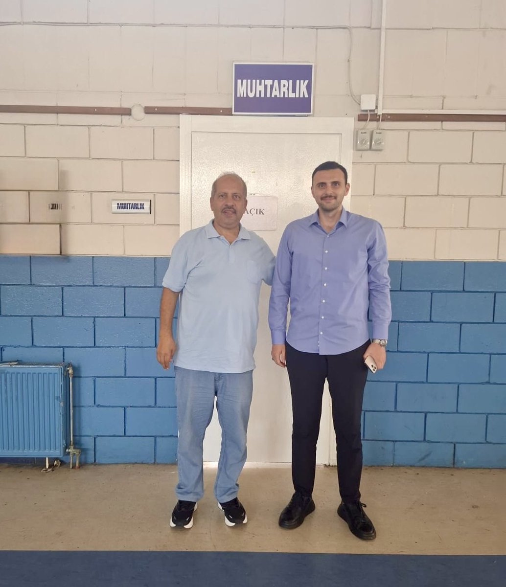 avyunusemrekurt's tweet photo. Yenidoğan Mah. Muhtarı Metin Özaydın’ı ziyaret ettim. 

Kocaeli’mizdeki 472 muhtarımız da bizim için kıymetlidir.Muhtar,bu ülkenin yönetim sistemi piramidinin temelidir.

Demokrasimizin uç beyleri olarak gördüğümüz muhtarlarımızın görüşleri önemsenmelidir. https://t.co/Ed8L8AC8Sd