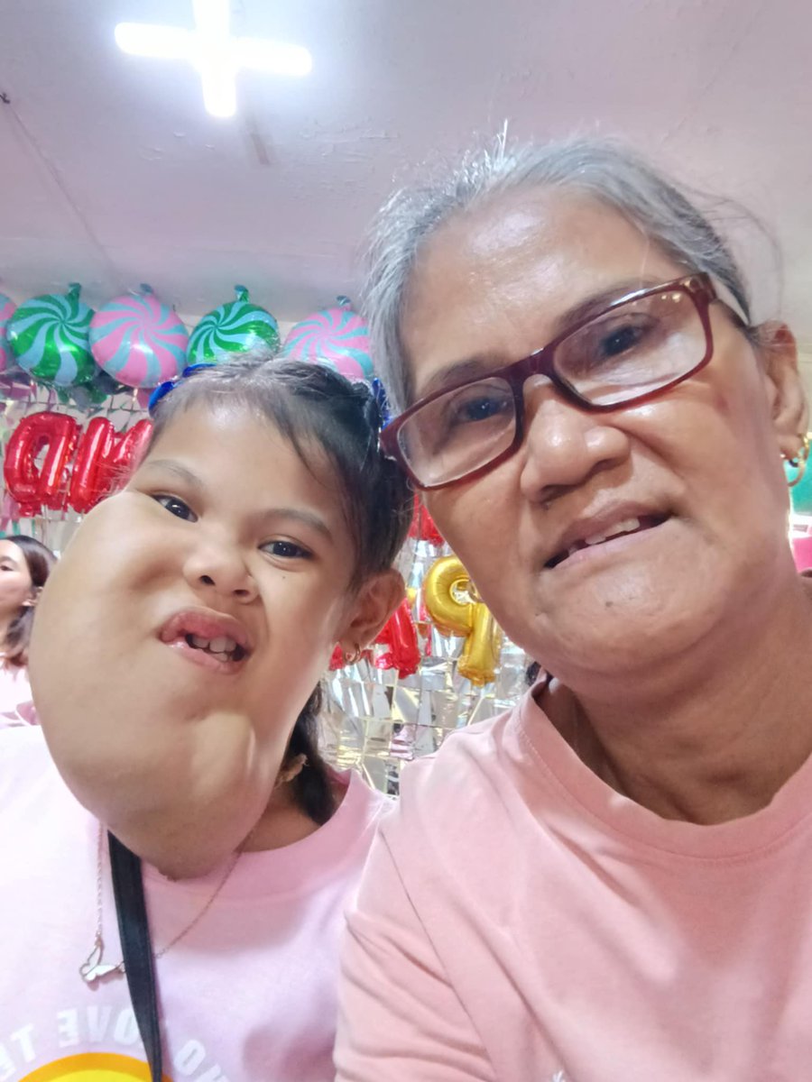 PlushiesForHope's tweet photo. Nakakahiya napo manghingi sa ganitong bagay pero sa mga nakakaunawa baka may gusto po tumulong kay Nanay Aida. 

Crislen's mother passed away of m*rder. Crislen's father was the one who did it. 
Simula po noon si Nanay na ang nagbantay kay Lenlen. 

They need ₱10,800 po sa rent/utility. 
Sa ngayon waiting din po kami sa surgery nya. 🙏🥹

Sa mga nais at gusto pong tumulong please see reply for the donation channels. 1/2