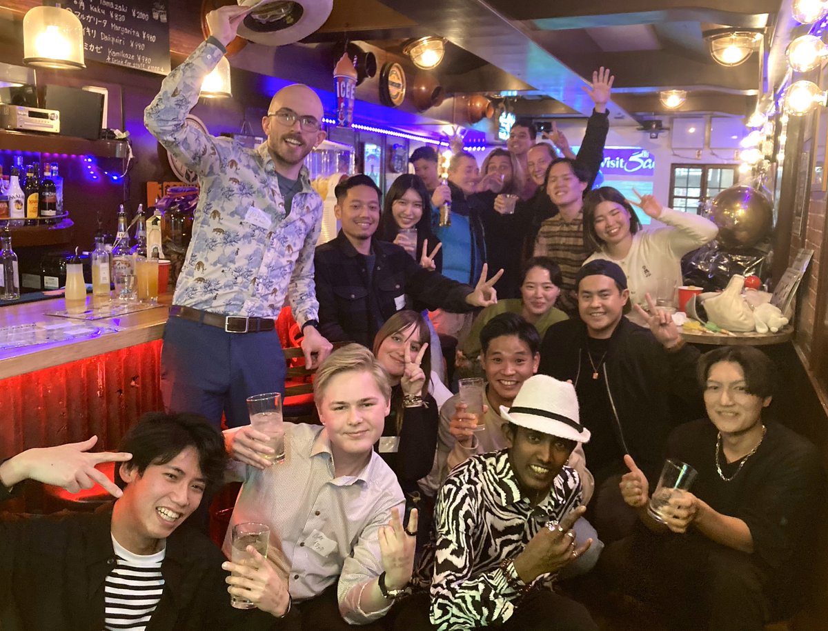 whynotjapan's tweet photo. 本日7pmから難波でFriendly Friday＋Gameパーティーを開催します🥳

色々な国籍の人が参加する国際交流パーティーです
外国人の友達が欲しい人はぜひ💛

ダーツやボードゲームなどもあるので、みんなで盛り上がりましょう！
英語が苦手でもOK✨

🌼詳細 🌼
https://t.co/NqliBQfAF6 https://t.co/4ipsElNynf