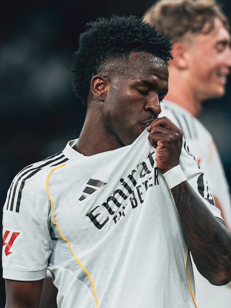 Samnmydeeno's tweet photo. 🚨💣 CONFIRMED: VINI JR RENEWS HIS CONTRACT WITH REAL MADRID, DONE DEAL. https://t.co/dDLVxGrzB8
