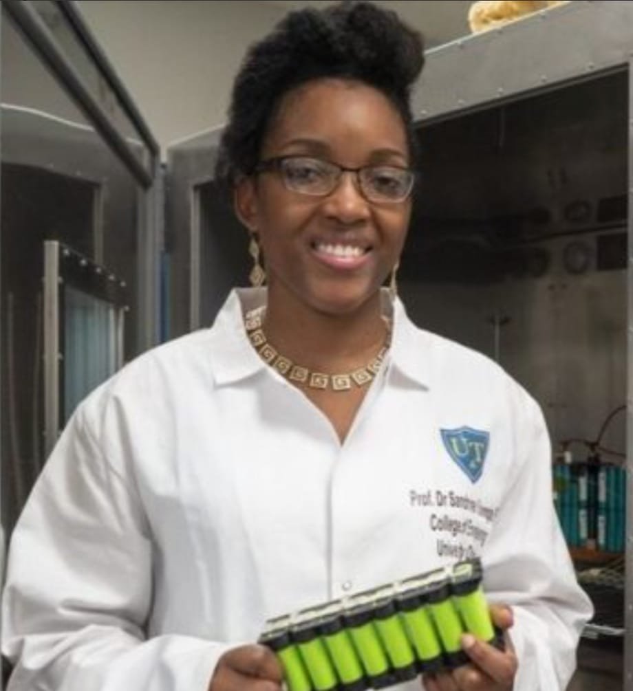 NgalulaPe's tweet photo. En prolongeant la duree de vie des accumulateurs et en permettant de reutiliser des cellules usagees, notre technologie #EMA #bilevelequalizer reduit la necessite d'extraire de nouveaux minerais, rendant ainsi l'utilisation du cobalt plus durable, efficace et rentable. #RDC https://t.co/3jpb6wGFj1