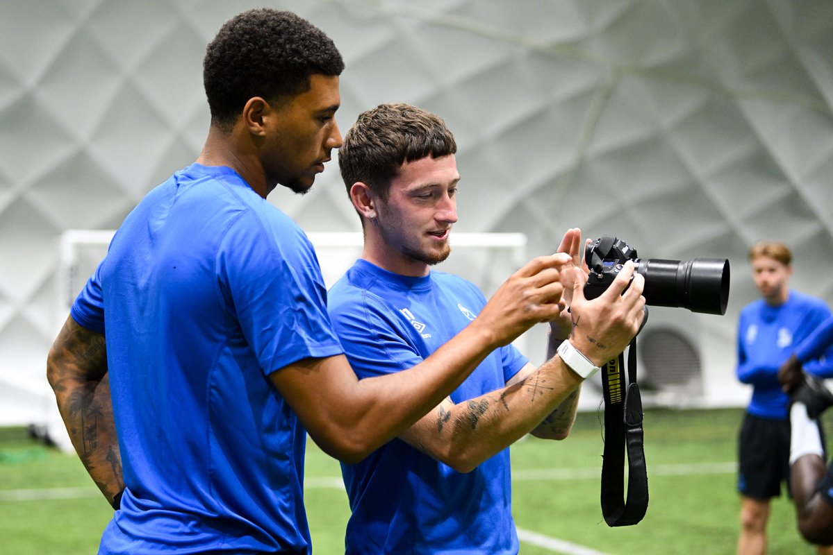 swfc's tweet photo. Great shots, Louie 📸😅 https://t.co/SXlOZfuXZ6