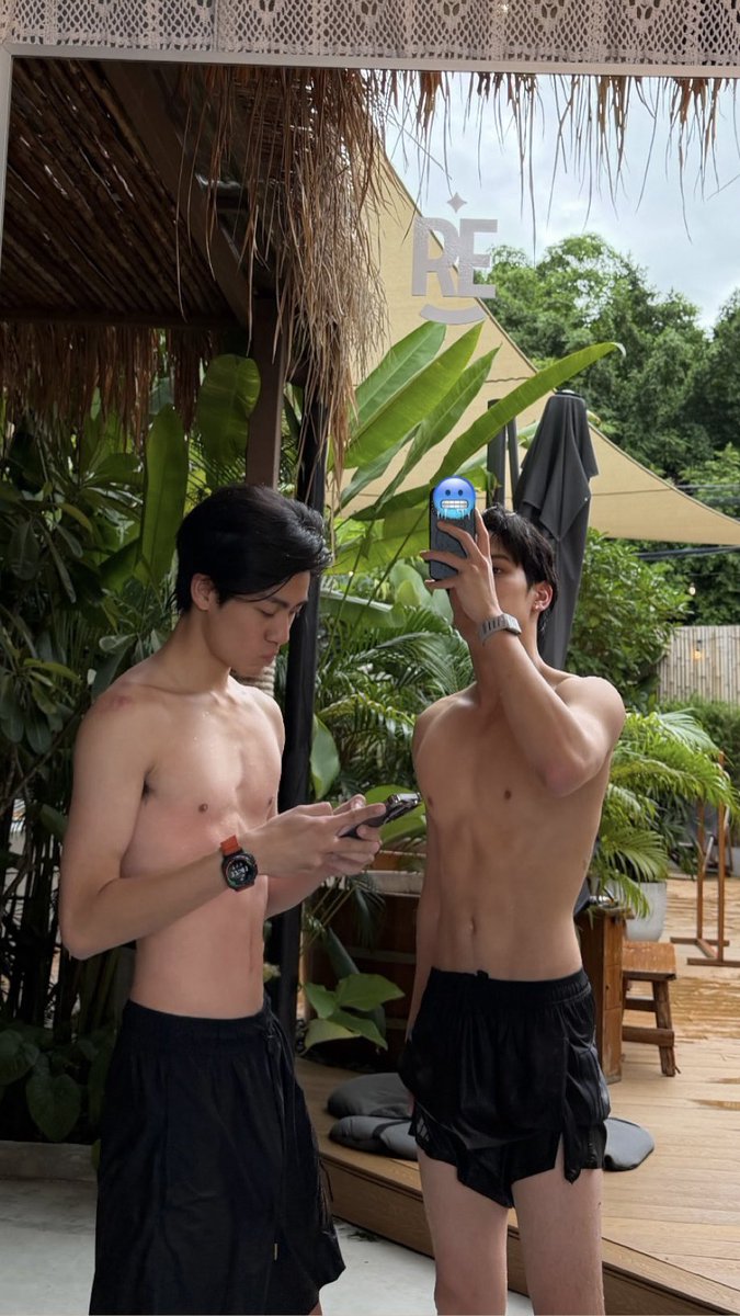 artapln's tweet photo. หมัดต่อหมัดหรอ คือไม่มีใครยอมใครงี้ 😂 

#SurfJava #swensurf #javabh https://t.co/LhUt9nq0bS