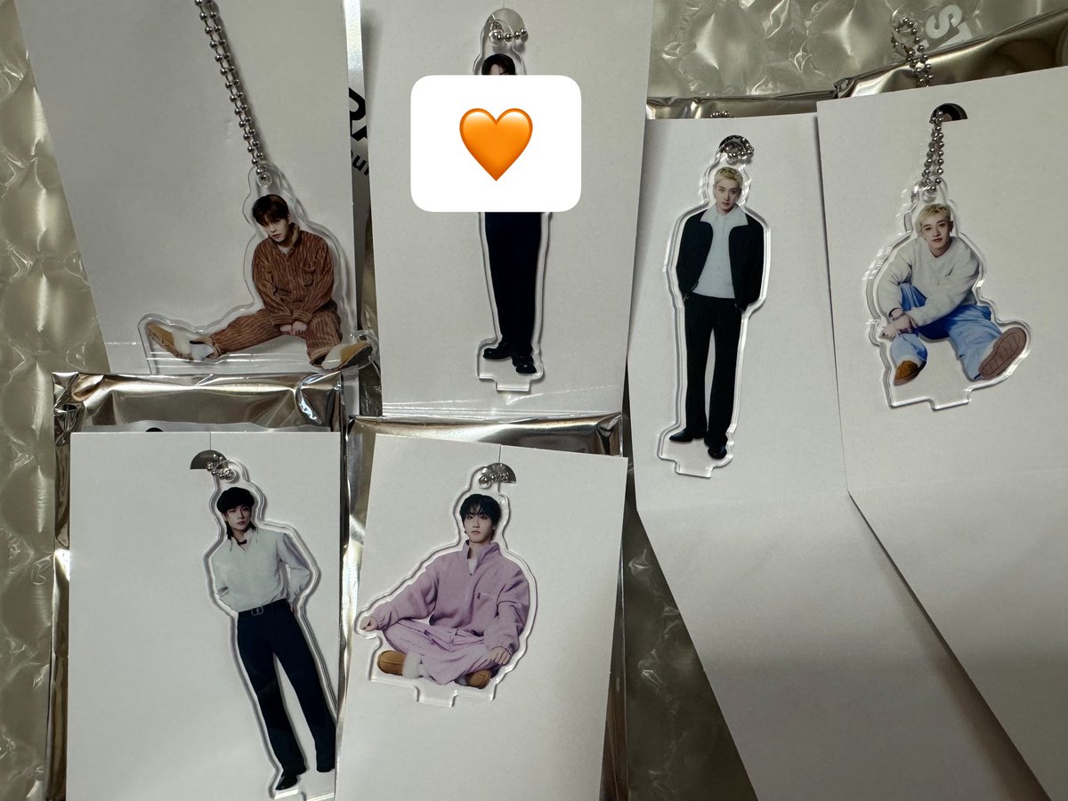 2pmgot7333's tweet photo. straykids スキズ　アクリルスタンドチャーム
交換お願いします‼︎🙇

譲）　スンミン　バンチャン　ハン　ヒョンジン

求）　リノ　「立」

郵送📮または、国立30日、名古屋6日、大阪20手渡し希望です。
条件の合う方ご連絡お待ちしております🤲 https://t.co/8afMHvXB5p