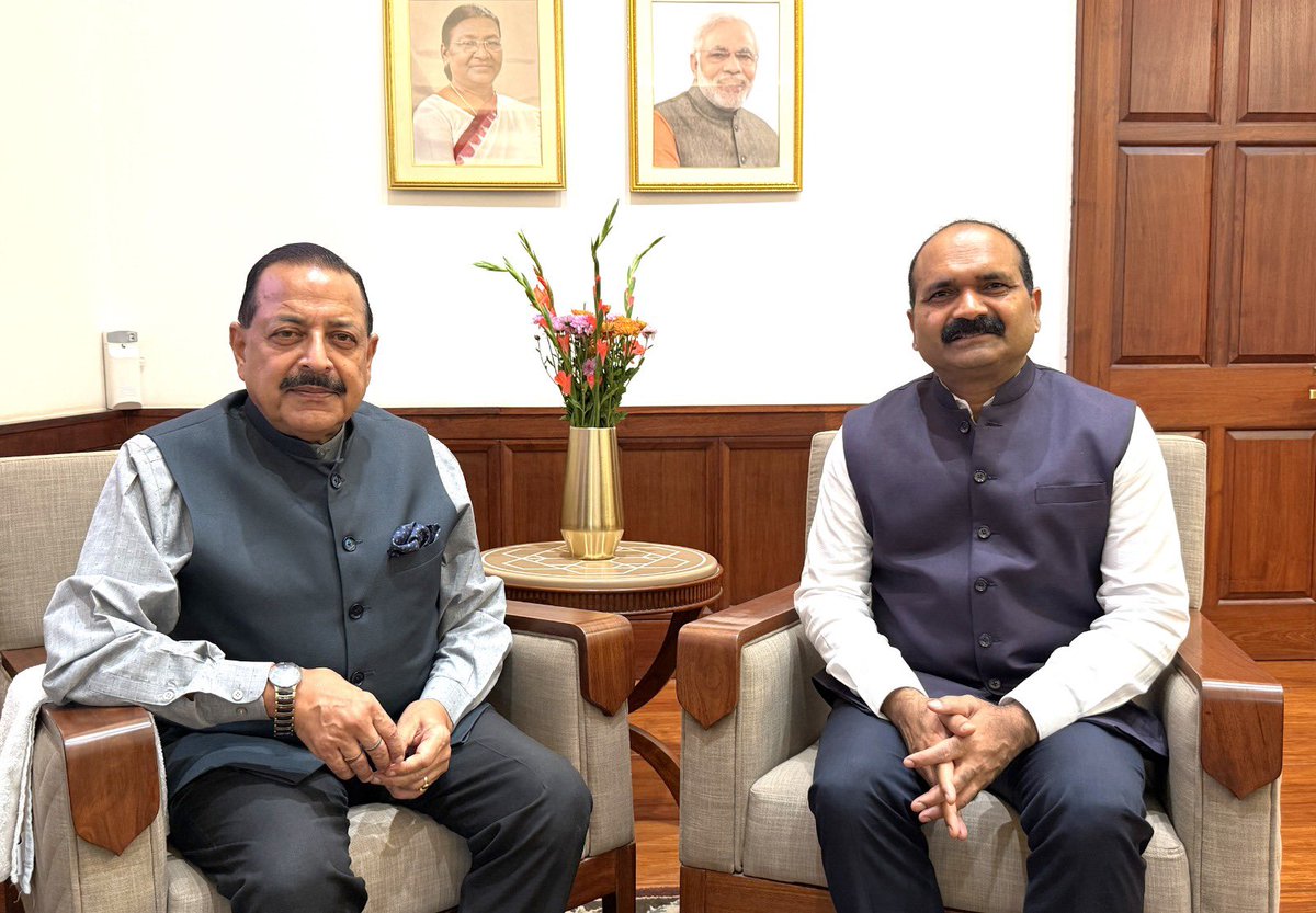 DrJitendraSingh's tweet photo. Newly appointed Director of the prestigious “Lal Bahadur Shastri National Academy of Administration” #LBSNAA, #Mussoorie, Sh B. Rajender called on for a courtesy meeting after having assumed charge of the new assignment.

Sh B. Rajender IAS (Bihar cadre 1996 batch) brings with him rich and versatile experience as an administrator. 
   
We hope to continue the series of reforms undertaken in the academic curriculum and culture of the Academy, under the guidance of PM Sh @NarendraModi.