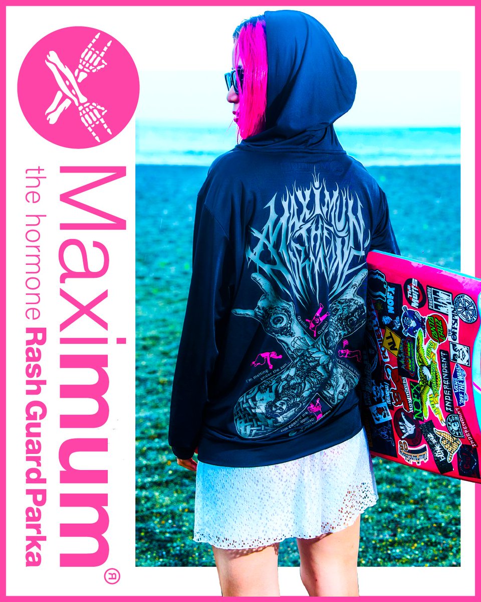 MTH_OFFICIAL's tweet photo. ＼ONLINE SHOP 商品入荷／
野外フェスでの紫外線対策におすすめのアイテム
『ラッシュガードパーカー』をデザインリニューアルして新登場！

今回はスペシャルゲストモデルとして
Dizzy Sunfist あやぺたさん(@ayapettan)に着用していただきました！

ご購入はこちらからどうぞ
https://t.co/3RbogZCiF4

📦 発送について
ご注文完了順に順次発送いたします。
一部のご注文分は9月頭のお届けとなる場合がございます。
ご確認・ご了承のうえご注文ください。