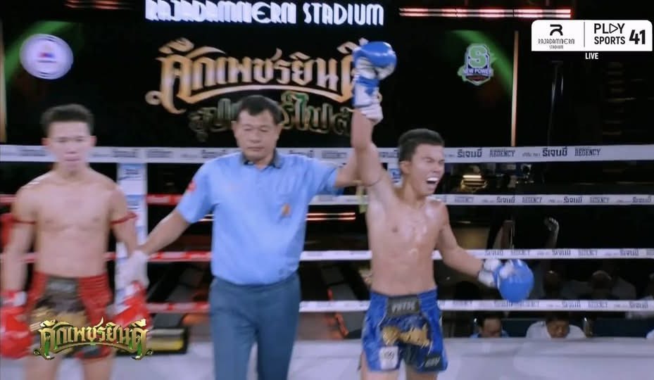 esrmuaythai's tweet photo. Yodpetchtho 🇹🇭 defeats Bangfaiko 🇹🇭 by decision in the first fight of the night 🥊

What a war, that 3rd round was crazy!!! It’s now 1-1 between the pair, let’s get a trilogy on 🔥

#Petchyindee #RajadamnernStadium https://t.co/yqXlxnccrp