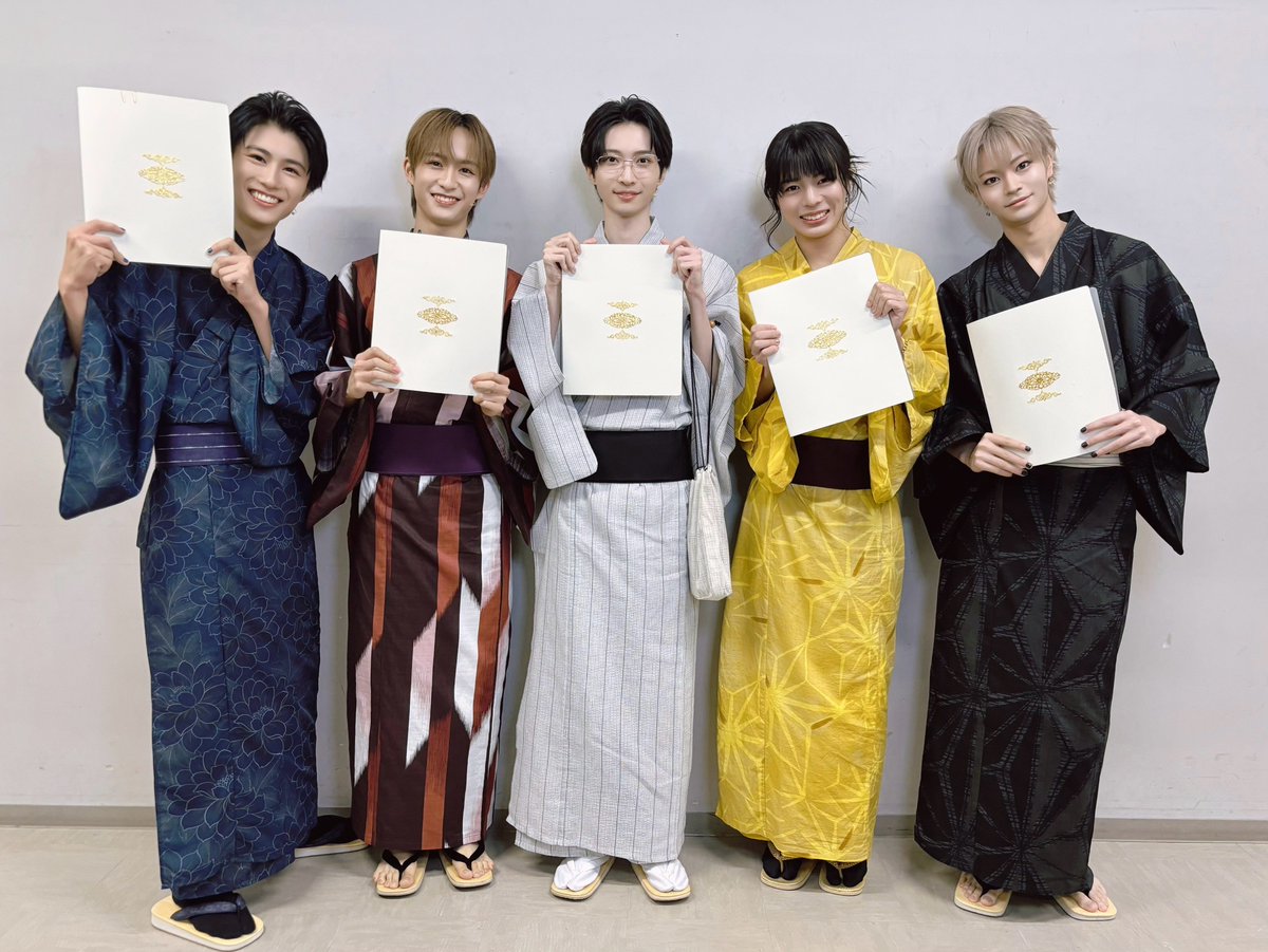 THE_TRUE_PIECE's tweet photo. マーダーミステリーシアター
「THE TRUE PIECE Ⅱ」🕵️‍♂️＜ #トゥルピ

🧩┊2日目 ありがとうございました .ᐟ.ᐟ

#龍宮城 のみなさん
#前出燿志 さん,#長﨑大晟 さん,#小野寺晃良 さん の
ご活躍いかがでしたでしょうか💘

舞台でプレイヤーが持っていた
「 HO（ハンドアウト）＝プレイヤーそれぞれの設定書」
をデジタルコンテンツとして販売中！
答え合わせに是非お楽しみください📖
🛒https://t.co/lS6zwzY7R7
⚠️事件の真相や犯人の記載がありますので
ご覧になる際はくれぐれもお気をつけください⚠️

📝アンケートのお願い
https://t.co/mMXwGG4tkQ
ご観劇の皆様に本日の感想や今後の公演に向けた
アンケートをお願いしております！
是非ご回答ください🕵️‍♂️

💘13:00公演『恋愛殺人』💘
伊白：冨田侑暉 ／ 朱馬：竹内黎
熊沢：前出燿志 ／ 蒼成：齋木春空
黄画：長﨑大晟

💘18:00公演『恋愛殺人』💘
伊白：小野寺晃良 ／ 朱馬：伊藤圭吾
熊沢：佐藤海音 ／ 蒼成：米尾賢人
黄画：西田至

盤西：加藤凛太郎
GM：松田大輔

=========
🗓️8/5(水)〜8/12(水)
📍劇場：THEATRE1010
https://t.co/UMl5wkXjcO

🎫チケット一般発売中！
https://t.co/241I3G0hAt
劇場では観劇後にリピーターチケットも販売◎