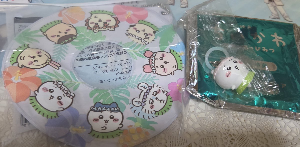 mami313441's tweet photo. 交換
ちいかわ
映画特典
譲
映画入場者特典ちいかわ
購入者特典ミニうちわ
求
映画入場者特典
うさぎ

郵送での交換希望です

手渡し可能な場所と時間です
JR 阪和線和泉府中駅周辺
平日火曜日～金曜日
16時30分～17時00分
土・日曜日はお昼前～17時00分

検索からもお声かけください https://t.co/GUaI2Phajz