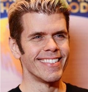 updatecultura's tweet photo. Família de Perez Hilton revela que ele está recebendo todos os cuidados médicos e pede que a privacidade dele e da família seja respeitada. https://t.co/GRKoe5XM4t