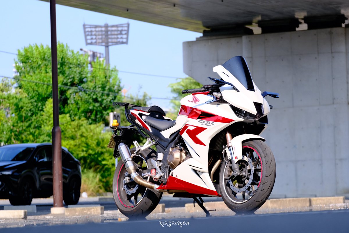 masaemon_w400's tweet photo. CBR500R？ https://t.co/CbrYHRFywm