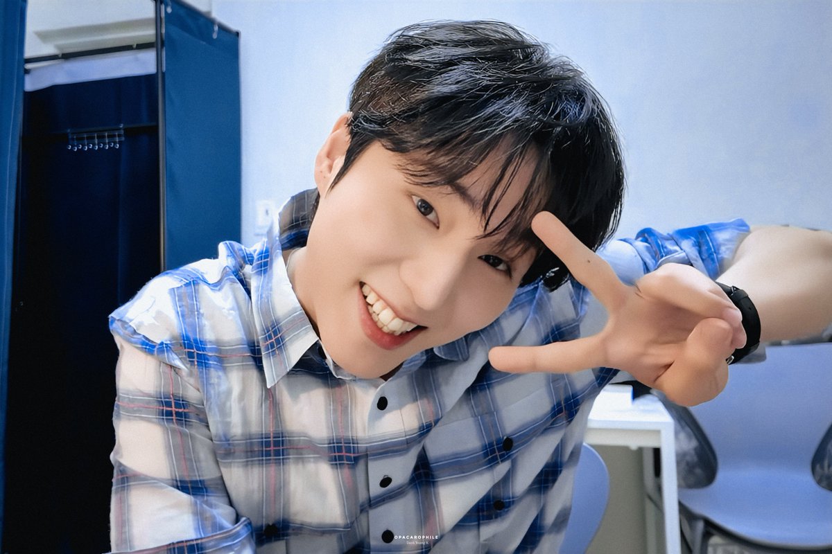 opacarophile_yk's tweet photo. 260806 - [DAY6 VLOG] 
강영현 VLOG | <YOUNGEST> 컴백

#DAY6 #데이식스 #YoungK #영케이 https://t.co/uH1zOl1ixM