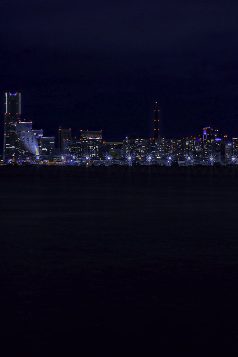 yo_rito2011's tweet photo. 海の奥に見えるみなとみらい21の夜景

camera📸 : CANON EOS R50
#横浜 
#横浜夜景 
#みなとみらい21 
#yokohama 
#minatomirai21 https://t.co/JyNnzLGBxh