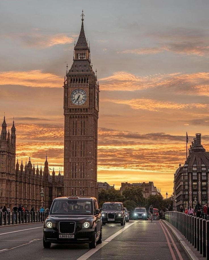 Beautiful5400's tweet photo. London UK 🇬🇧 https://t.co/VoL7kxPkPX