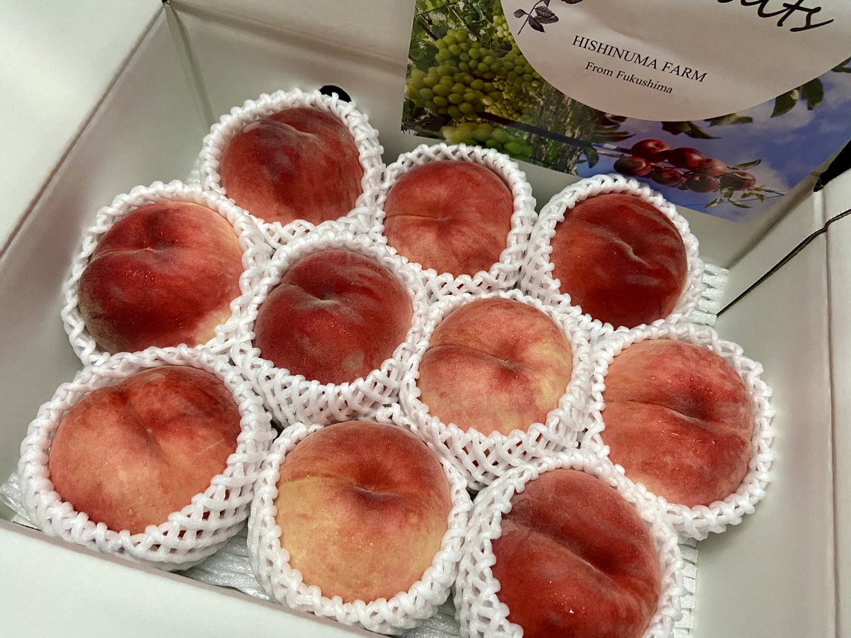 SecretHeart330's tweet photo. うっはー🍑
届いた！あかつき🍑早く食べたいな！
親戚のおばさんにお裾分けしよう☺️明日届けに行こう。車で15分だし。 https://t.co/BP6Y0RBAoO