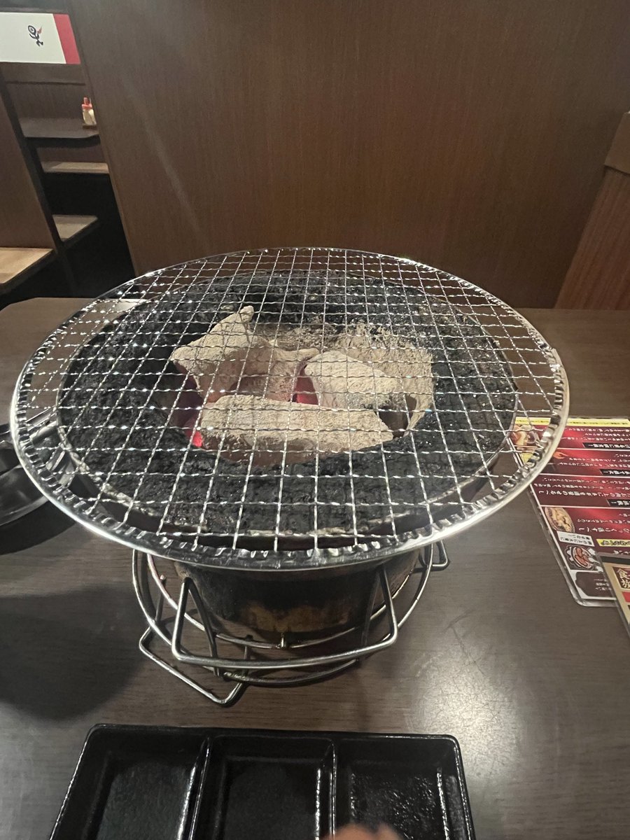 bbds0613's tweet photo. ストレス発散に肉を食らう
あ、酒もだ https://t.co/wflirXAXkq