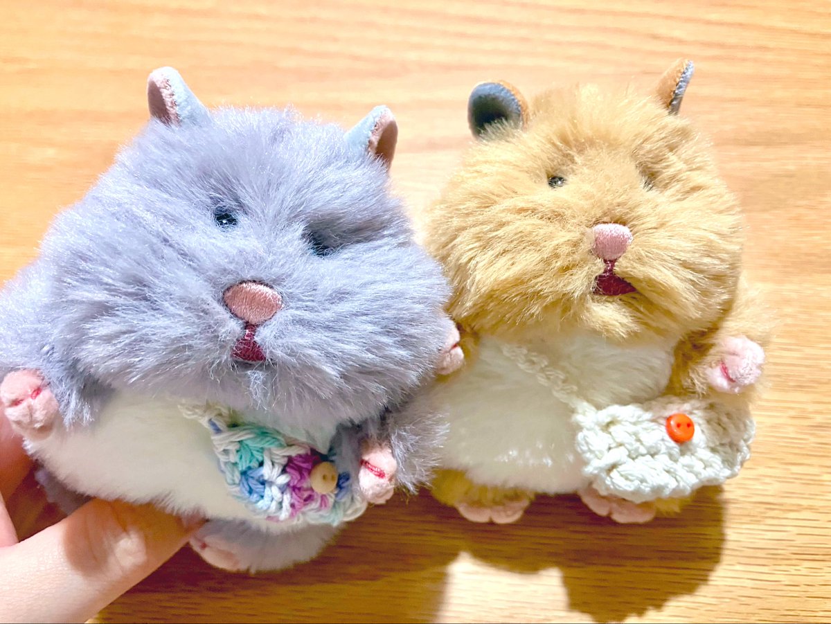 nettori_oimo_08's tweet photo. ポテサラさん(@sh04395652)と映画の特典交換便❣️🍿🥤😎
🌰まん以外にもﾀﾏｺﾞﾁグッズをたくさんいただいてしまい、なんとお手製のはむにぎり用ポシェットまで💗かわいすぎて速攻着けて家族に見せびらかしてます✌️🐹
たくさんありがとうございました🙇‍♀️💗 𝑩𝑰𝑮 𝑳𝑶𝑽𝑬────── https://t.co/U0IrWnF21p