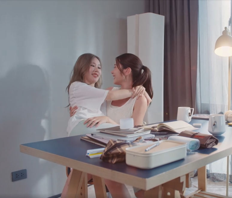 dunkwanjai's tweet photo. and thank you for the lesbian gods for giving me lesbian architects who could talk about their future house together .. w much more sentiment behind it :PP
#LoveDesign https://t.co/YCXvL6YW38