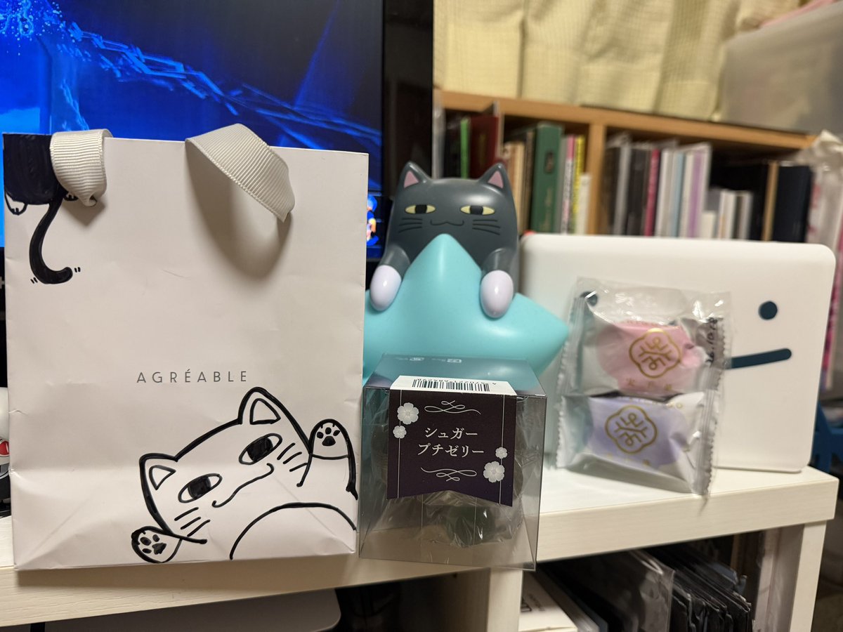 kisausa08's tweet photo. お土産、いただきました！有難うお二方！！
袋に610いるのかわいすぎぃ！ https://t.co/ZqO2fv0efJ