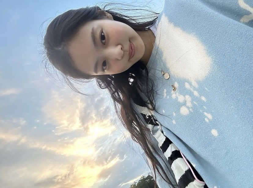 HB96YOUNJUNG's tweet photo. Hy @HB00KARINA https://t.co/eeE528vJEs