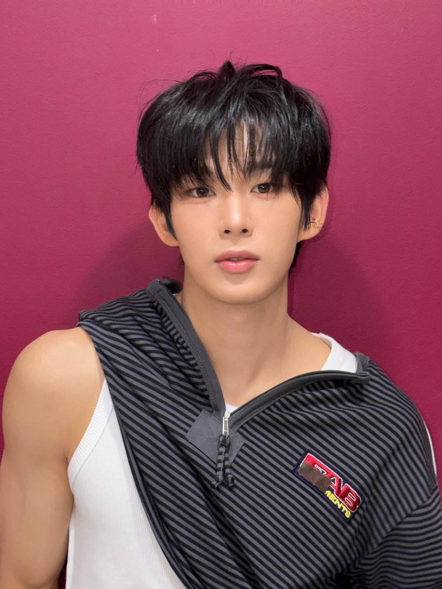 FirefliesUni's tweet photo. [📲] 080626 | 𝐈𝐆 𝐔𝐩𝐝𝐚𝐭𝐞 -
😳

🔗https://t.co/M1g6VmDBGD

2/2

#스티븐

#STEVEN #STVN
#아홉 #AHOF https://t.co/AKAtP4z3dR