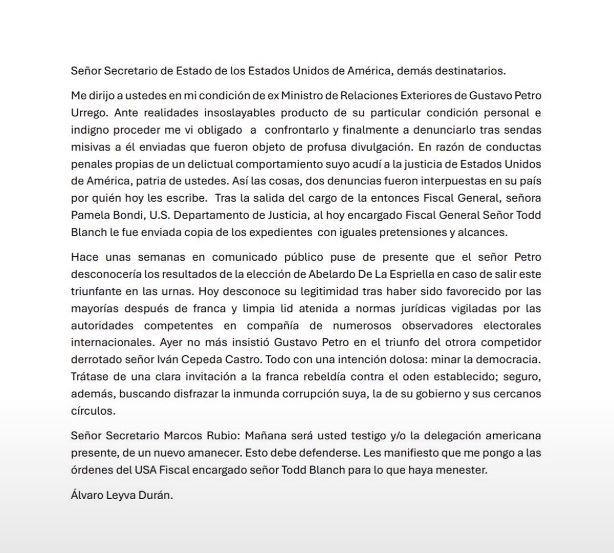 VickyDavilaH's tweet photo. El excanciller Álvaro Leyva lanza escrito y se pone a disposición del Fiscal (e) de EEUU Todd Blanch, “para lo que haya menester”. Leyva retoma sus denuncias contra Petro. https://t.co/NHYC8mRKEL