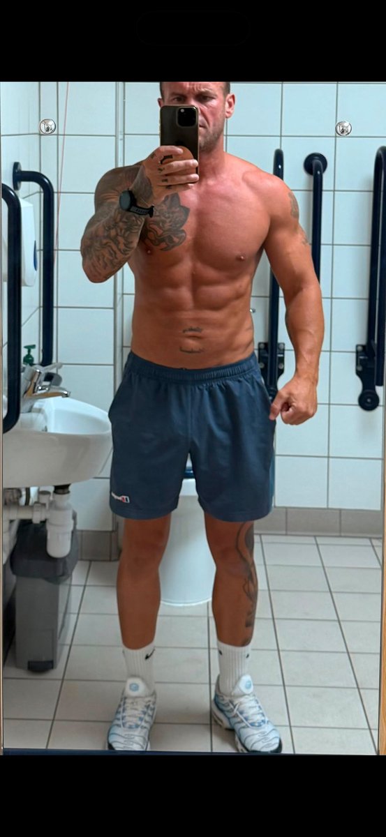 afowler06's tweet photo. I’m not the only one getting in shape from @SUPREMEPEP_1  they don’t do the work for you,  but the growth hormones make you feel great,  strip body fat.  I use tesamorelin to reduce body fat,  and TB - 500 and BCP - 157 for recovery for my tendon injuries,  save 20% with code Fowler20 at https://t.co/QDmiMbY9af you won’t regret it,  comes with needles,  the pen already mixed 👍🏻