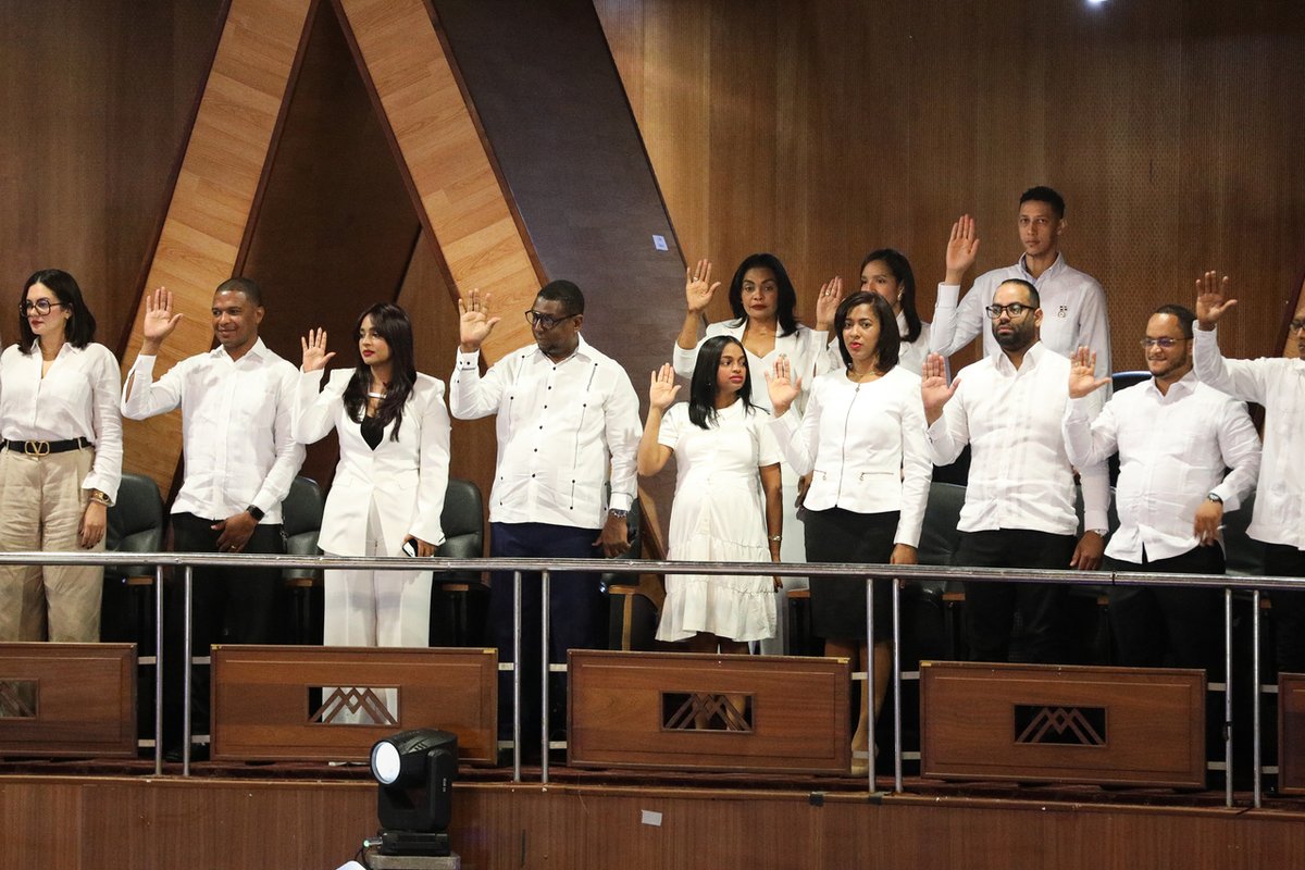 TesoreriaRD's tweet photo. Reafirmamos nuestro compromiso con la transparencia, la ética y el fortalecimiento de la gestión pública con la juramentación de la Comisión de Integridad Gubernamental y Cumplimiento Normativo de nuestra institución, actividad realizada por la @digeigrdo. https://t.co/mab2lYvOfF