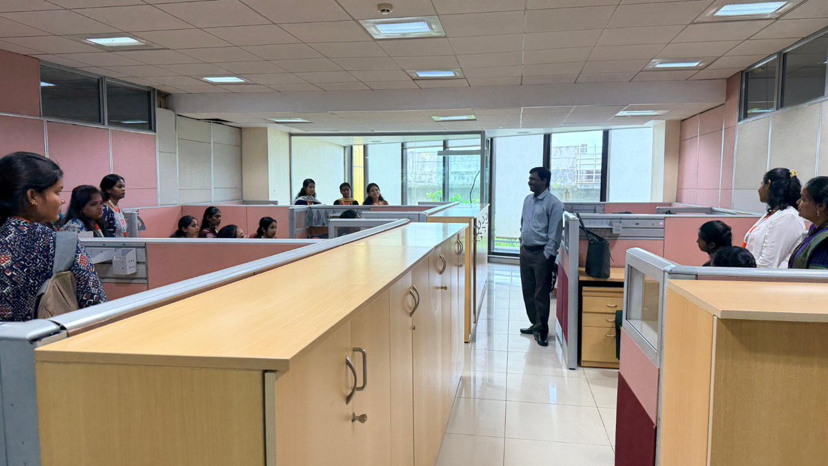 STPIChennai's tweet photo. Engineering students from Jeppiaar University,Chennai visited STPI-Chennai on 06.08.26 as part of an Industrial visit. The students gained valuable insights into STPI’s role, Technical Services &amp; initiatives supporting the IT industry &amp; startup ecosystem.

 #IndustrialVisit https://t.co/SQEovHs2UD